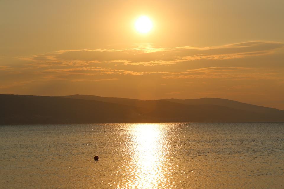 Landschaft zur goldenen Stunde als Beispiel für die beste Tageszeit zum Fotografieren
